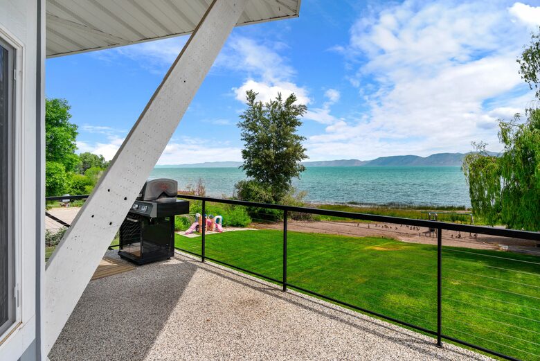 Bear Lake Grand Retreat | Stylish, Spacious, and Steps from the Water - Garden City, Utah