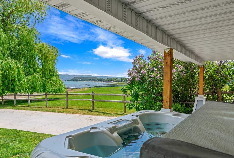 Bear Lake Grand Retreat | Stylish, Spacious, and Steps from the Water - Garden City, Utah