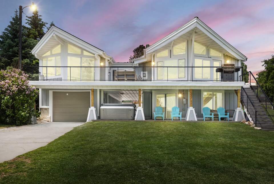 Bear Lake Grand Retreat | Stylish, Spacious, and Steps from the Water - Garden City, Utah