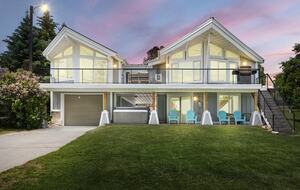 Bear Lake Grand Retreat | Stylish, Spacious, and Steps from the Water - Garden City, Utah