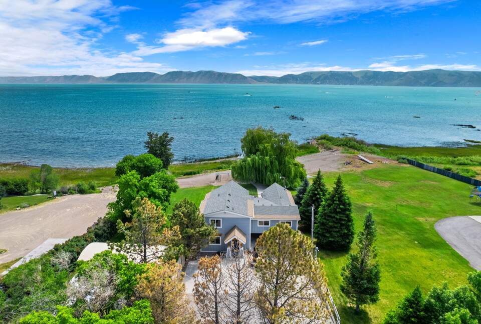 Bear Lake Grand Retreat | Stylish, Spacious, and Steps from the Water - Garden City, Utah