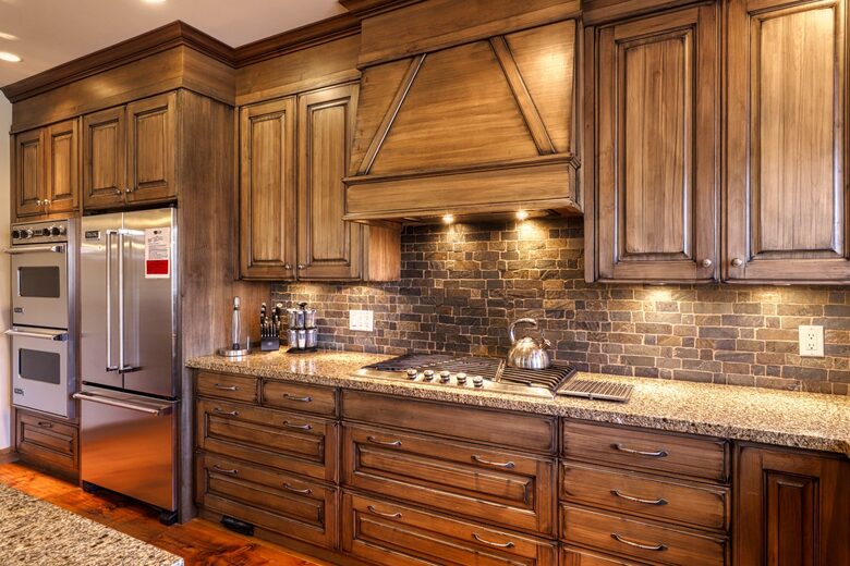 Warm & Spacious Sun Peaks Retreat with Private Hot Tub and Mountain Views - Sun Peaks, Canada