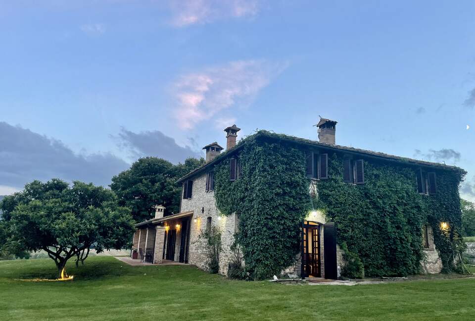 A Refined Umbrian Estate with Vineyards and Olive Groves - Gualdo Cattaneo, Perugia, Italy