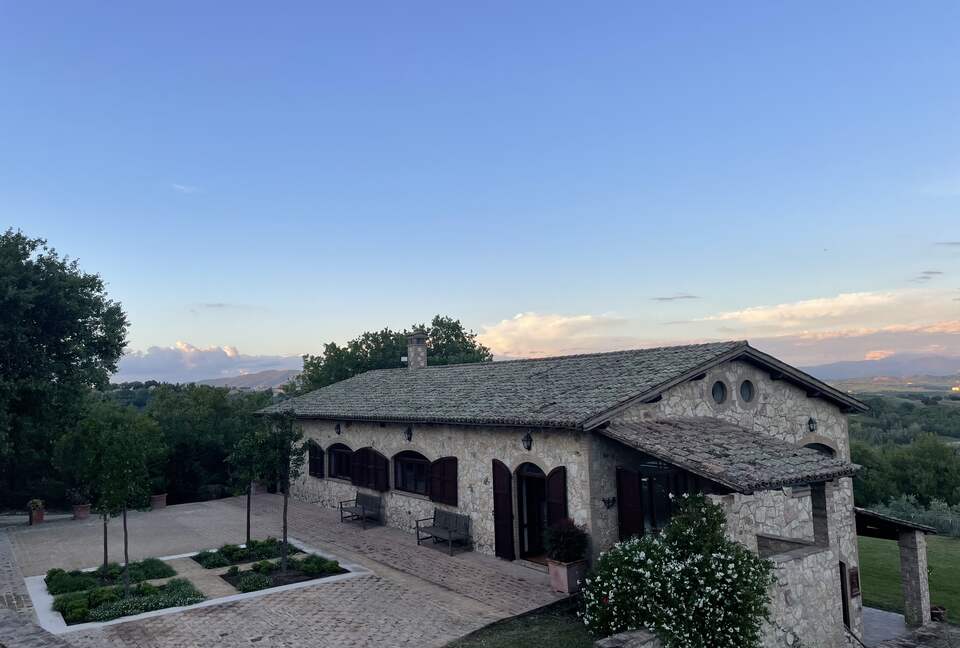 A Refined Umbrian Estate with Vineyards and Olive Groves - Gualdo Cattaneo, Perugia, Italy