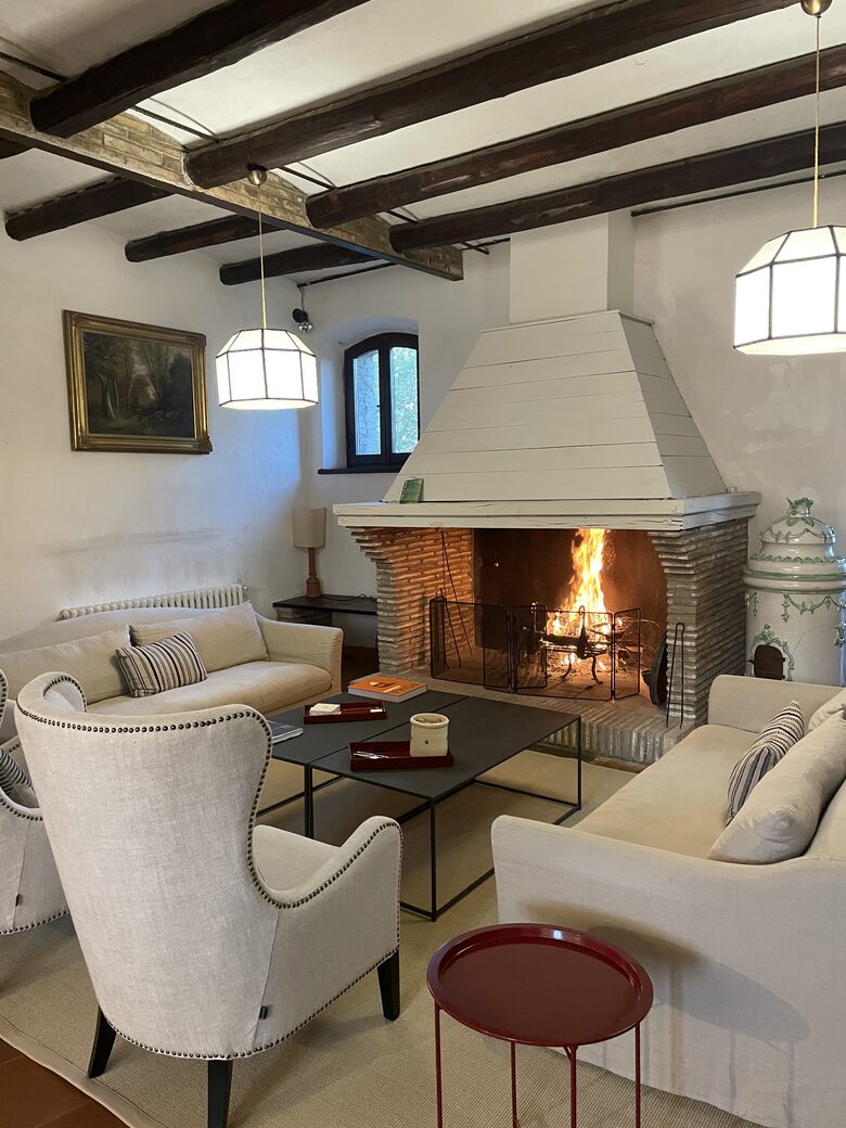 A Refined Umbrian Estate with Vineyards and Olive Groves - Gualdo Cattaneo, Perugia, Italy