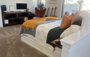 Third Floor Queen - TV and deck