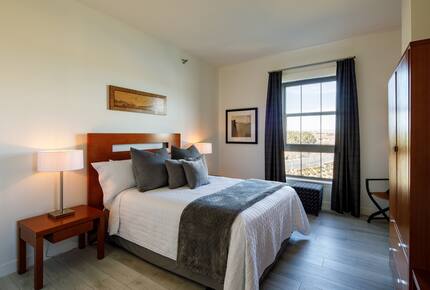 Top-Floor Luxury Suite Overlooking the Water & Montelago Village - Henderson, Nevada