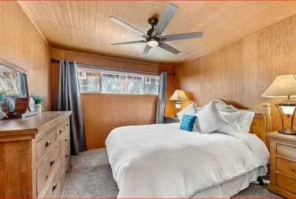 Walk-to-Heavenly Alpine Cabin - South Lake Tahoe, California