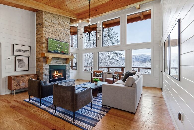 Cozy Modern Cabin for the Perfect Winter Getaway - Mineral Bluff, Georgia