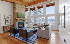 Cozy Modern Cabin for the Perfect Winter Getaway - Mineral Bluff, Georgia