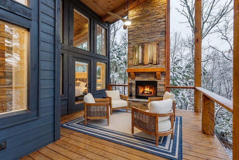 Cozy Modern Cabin for the Perfect Winter Getaway - Mineral Bluff, Georgia