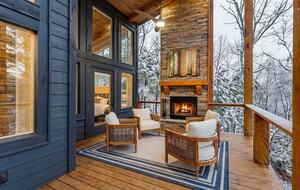 Cozy Modern Cabin for the Perfect Winter Getaway - Mineral Bluff, Georgia