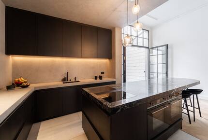 Elegant Heritage Home with Private Zen Garden - Antwerp, Belgium