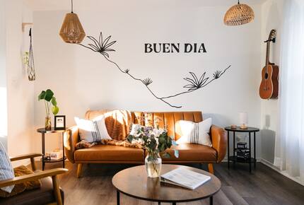 Peaceful Charlotte Getaway Close to the City - Charlotte, North Carolina