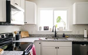 Peaceful Charlotte Getaway Close to the City - Charlotte, North Carolina